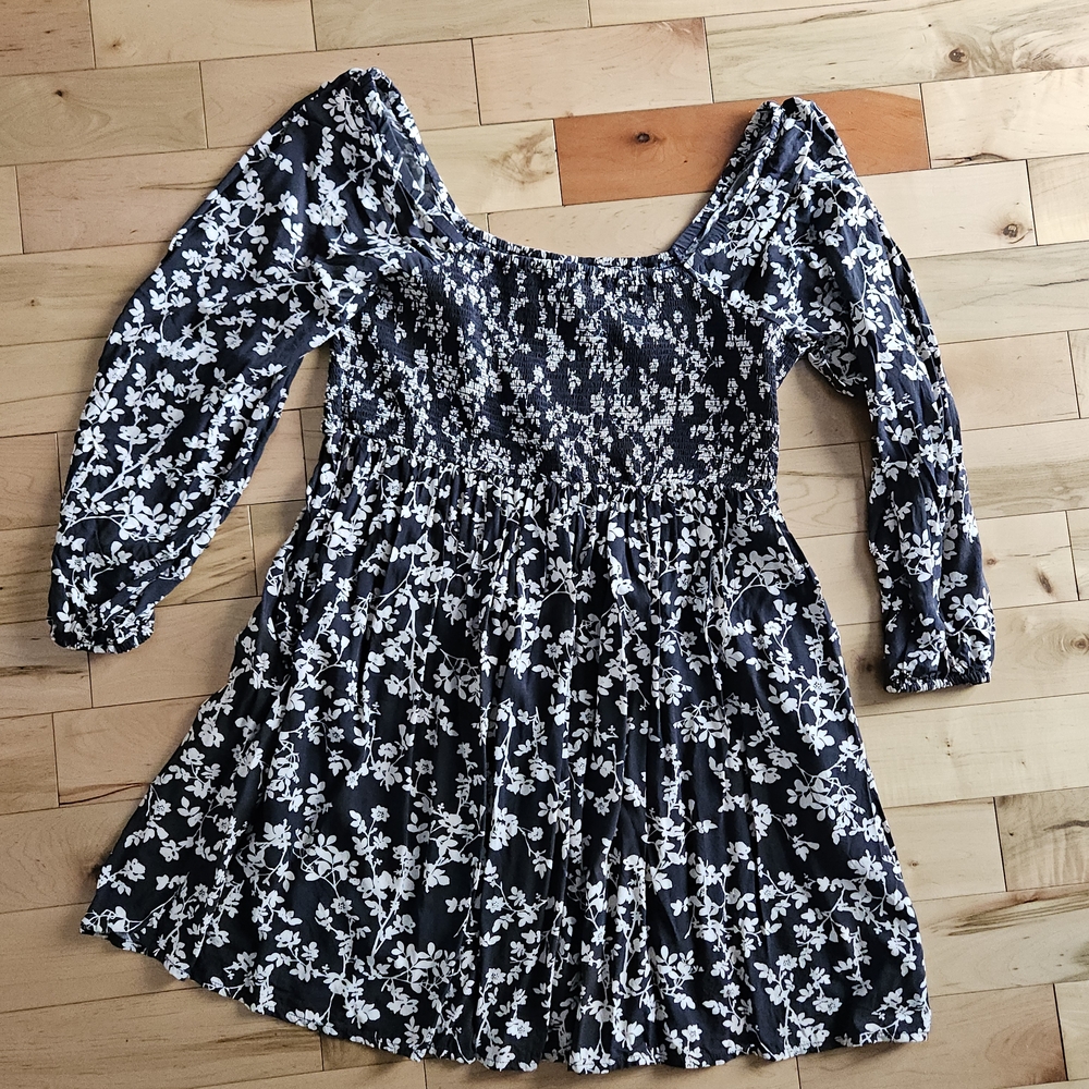 Old Navy Black Dress with White Floral Print Long Sleeve